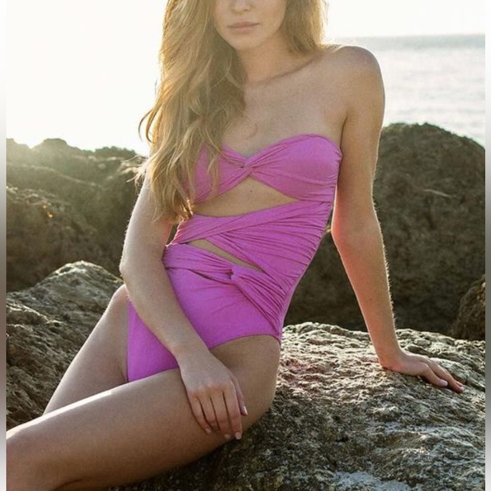 Small cut out one piece swimsuit